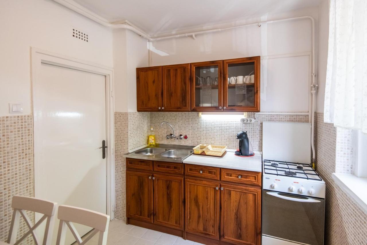 Kis Janos Apartman Sopron Buitenkant foto